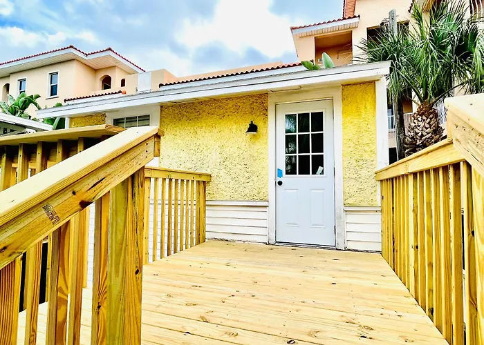 "dunes" Gulf-view Historic Beachside 1/1 Clearwater Beach