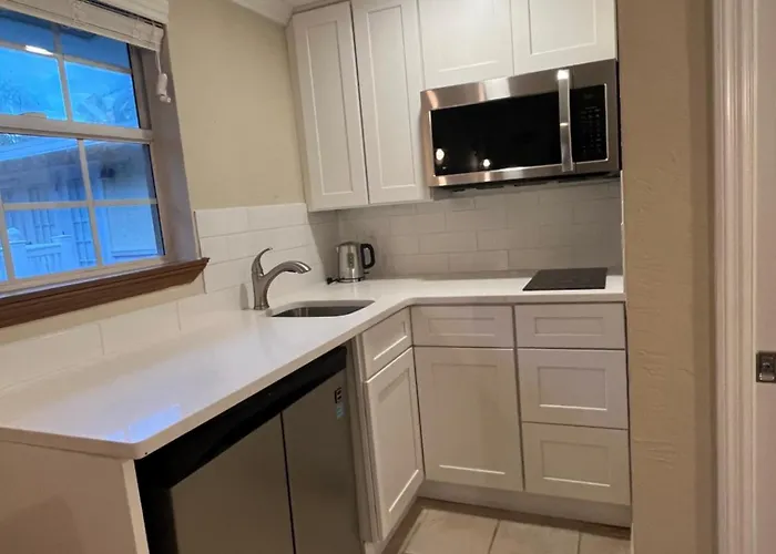 "dunes" Gulf-view Historic Beachside 1/1 Holiday home *