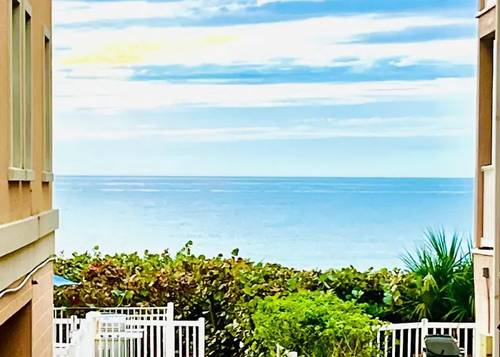 "dunes" Gulf-view Historic Beachside 1/1 Holiday home